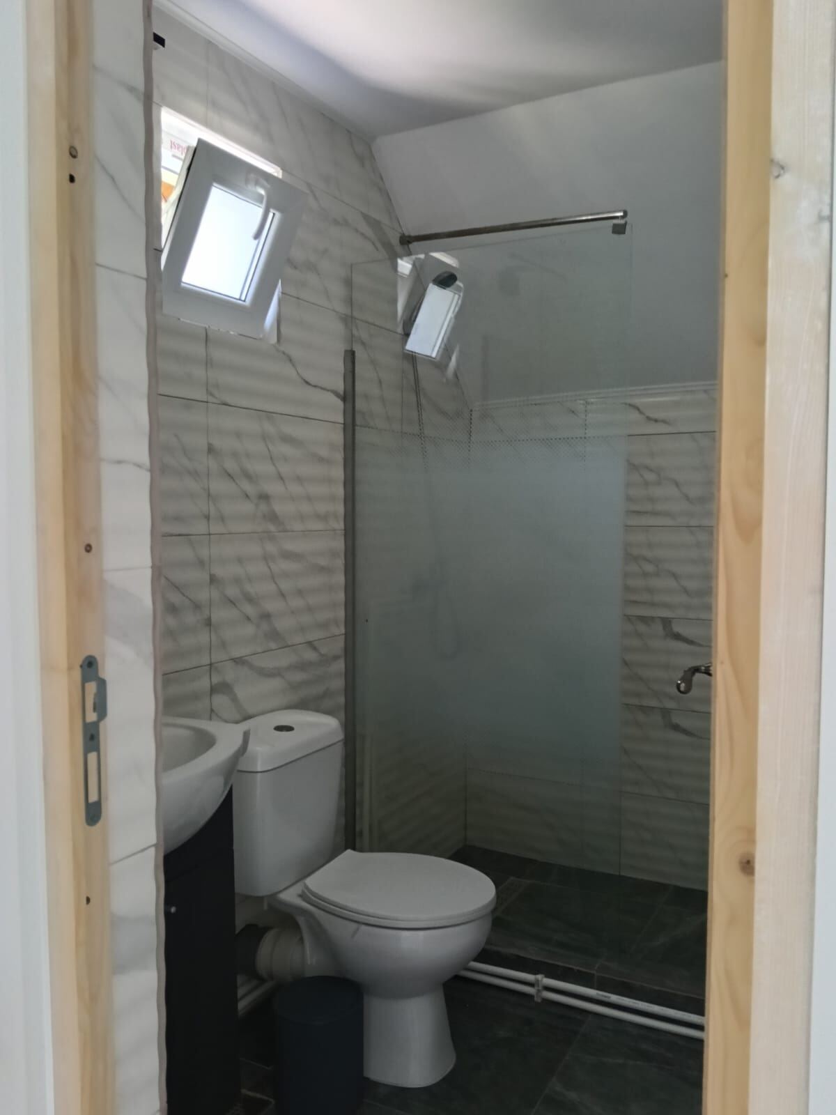 Cameră dublă cu chicinetă — detaliu