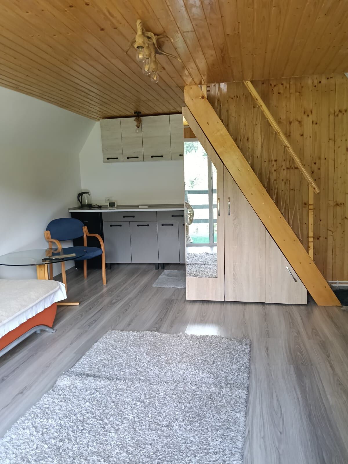 Căsuța A-frame cu mezanin — detaliu